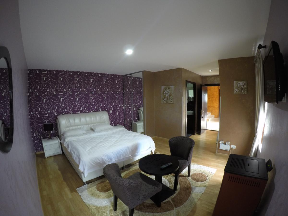 Johnny Hotel Kamenice Exterior photo